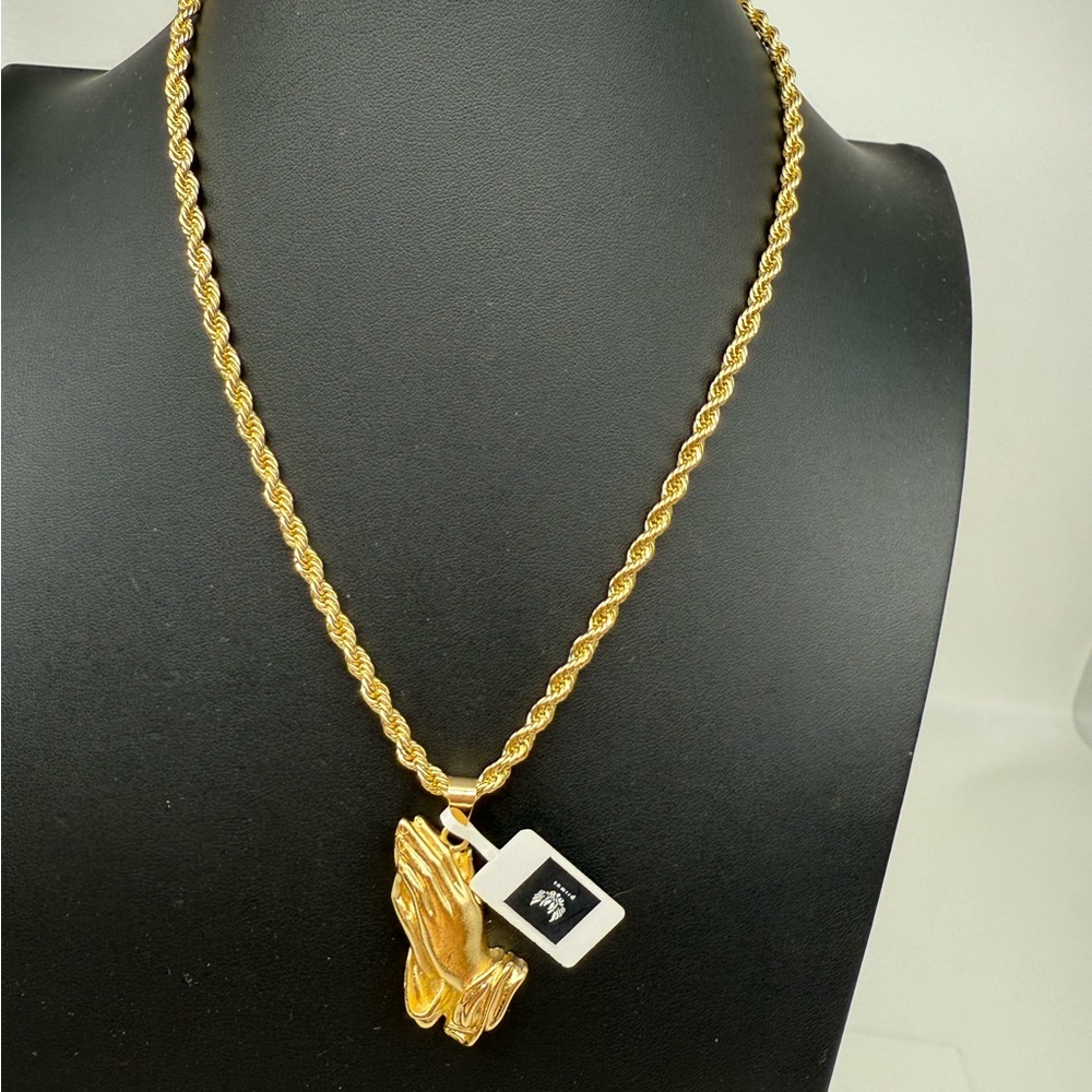 Gold Thick Rope Chain Necklace Set Praying Hands Pendant New With Tag